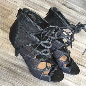 LC lauren conrad black lace heel size 7.5